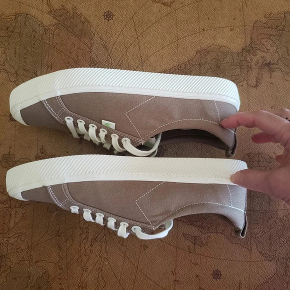 *CARIUMA, Canvas sneakers, Size 9.5, Tan sand - Picture 6 of 13